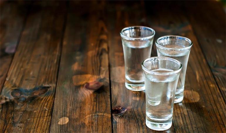 中国第一白酒酒鬼酒,九十年代酒鬼酒到底有多辉煌