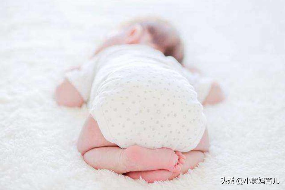 宝宝一放下就醒需要安抚奶嘴吗,宝宝一放下就要吃奶