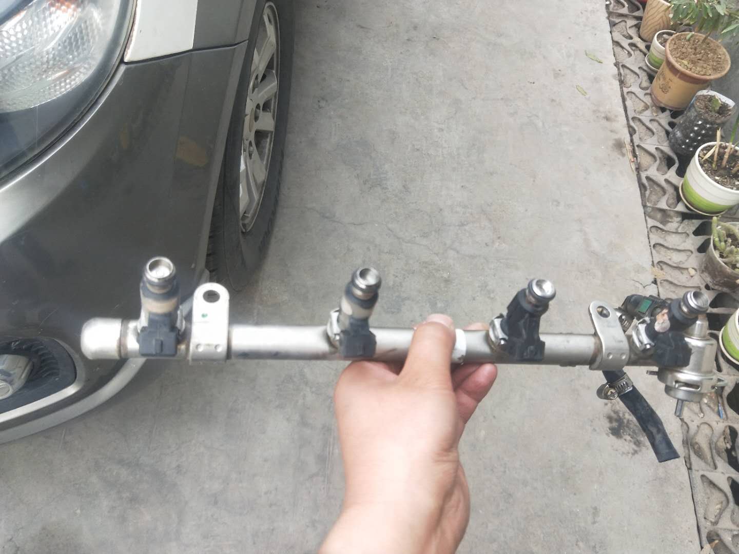 发动机怠速抖动的原因及解决办法,发动机怠速抖动最简单的解决方法