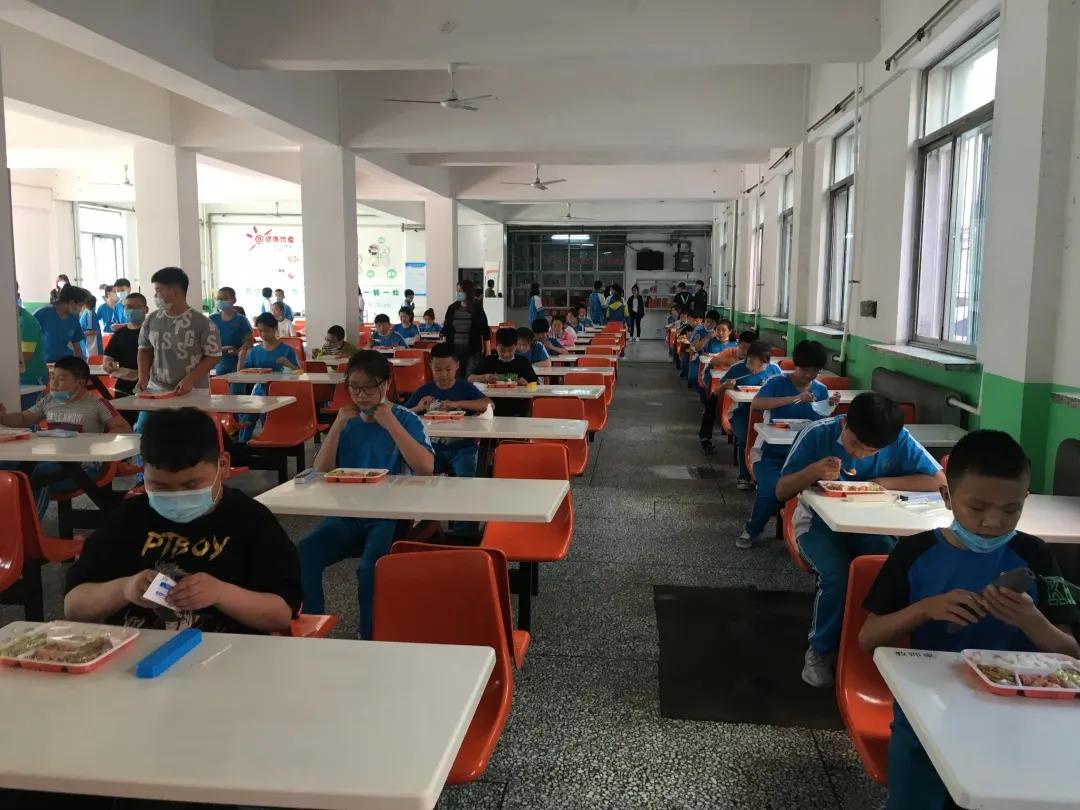 阴阴夏木夏花灿，温馨求实迎生归！——铁岭市求实小学六年级返校微记