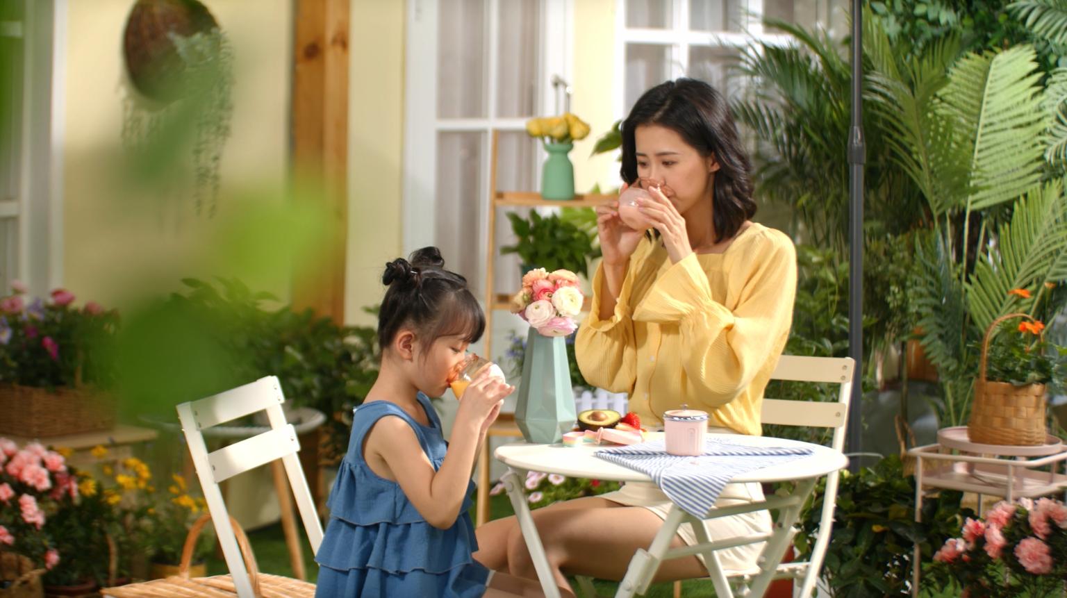 放到包包里的榨汁机,随身携带榨汁机随时喝到新鲜果汁