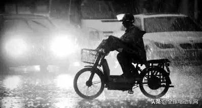 电动车遥控器进水怎样处理就好了,电动车进水怎么办