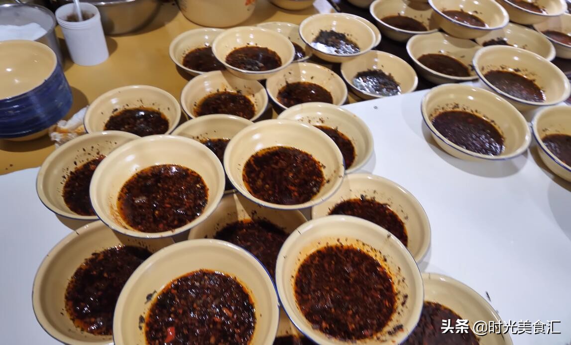 重庆小面特色小面馆,重庆街边小面馆市井味道还原本色