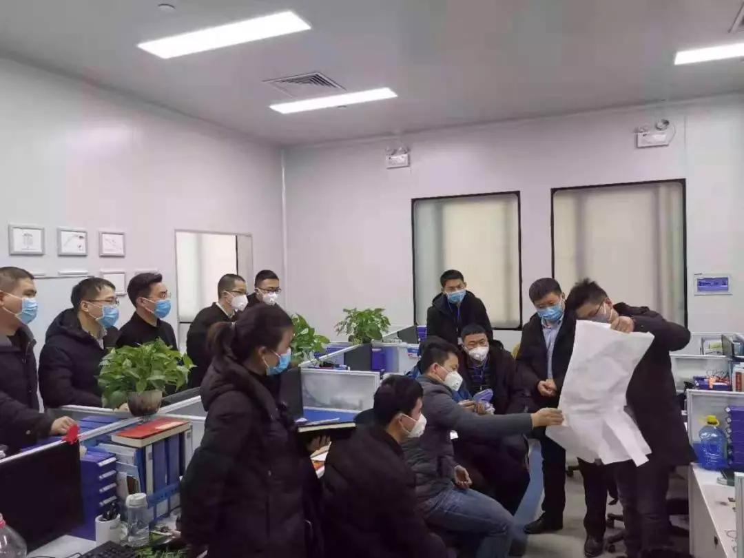 抗击疫情驰援生产一线,抗击疫情企业全力以赴保生产图片