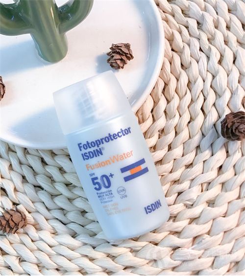 像水一样的防晒霜防水防汗,有没有像水一样的防晒霜