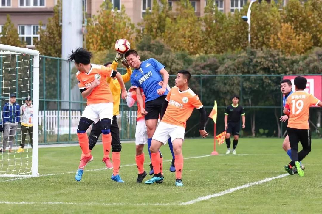 绿茵小课堂|坚持踢球，你的人生或许是这样的......