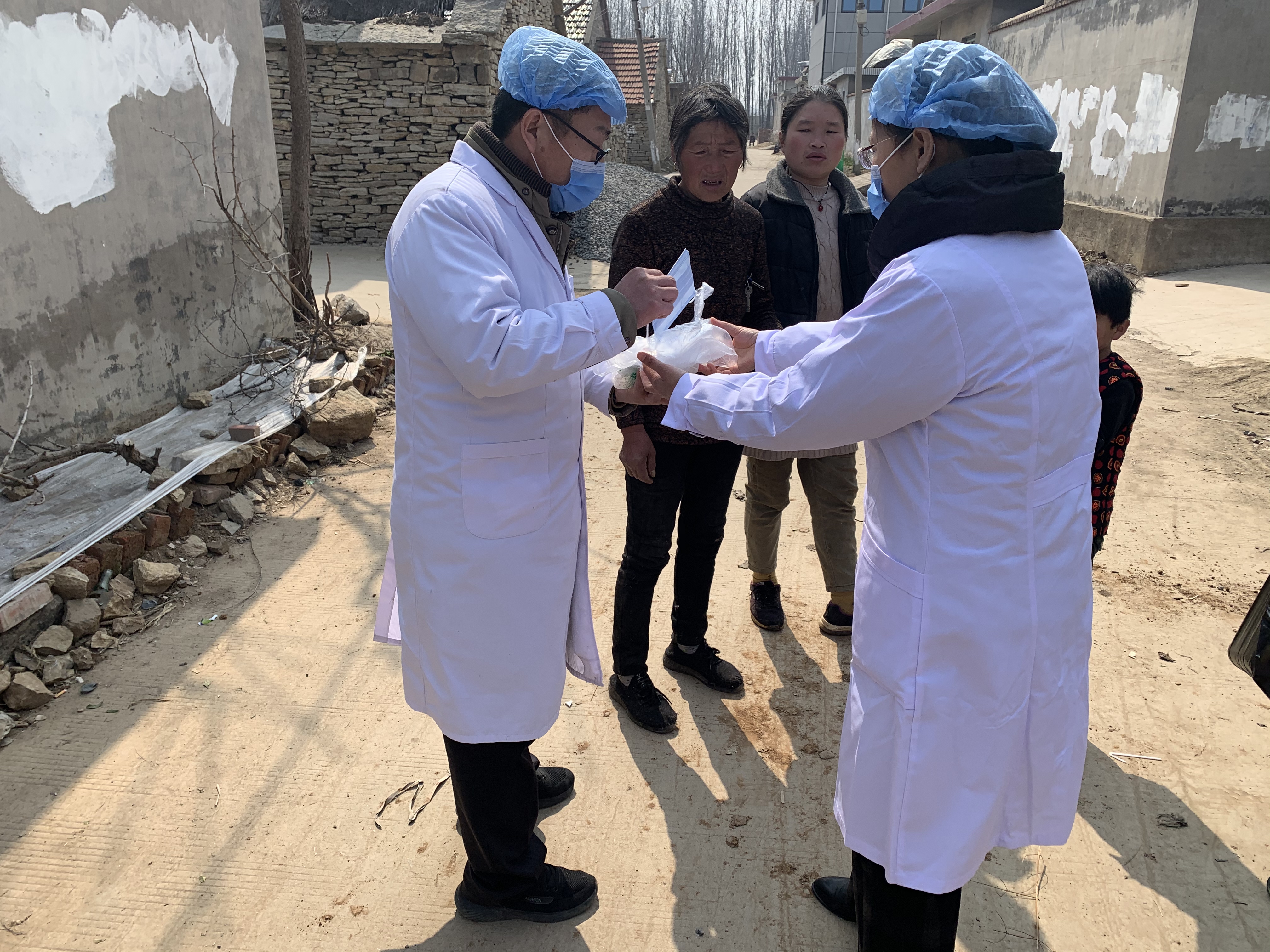 健康扶贫，一路故事一路歌