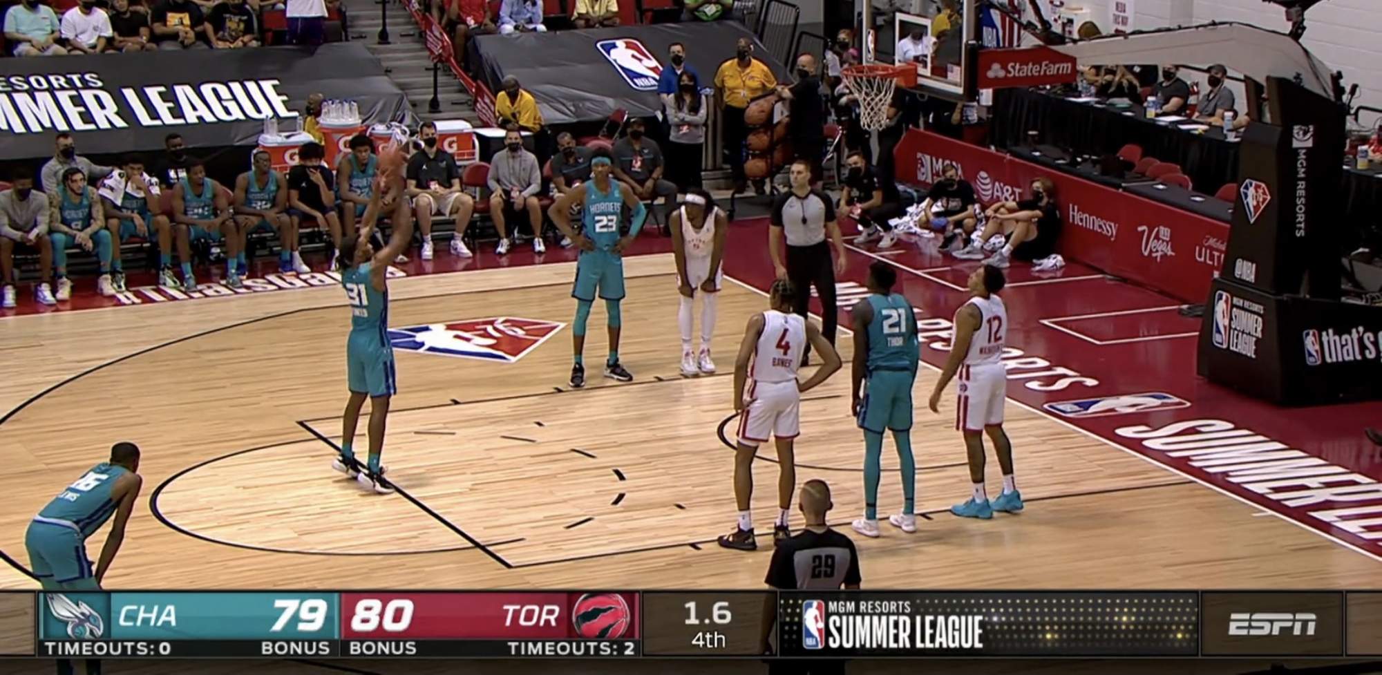 领先二十分被绝杀nba,剩0.2秒篮球绝杀nba