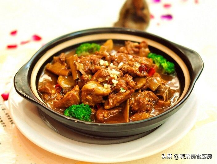 炖羊肉不放什么料好吃,怎样炖羊肉好吃不腥不膻