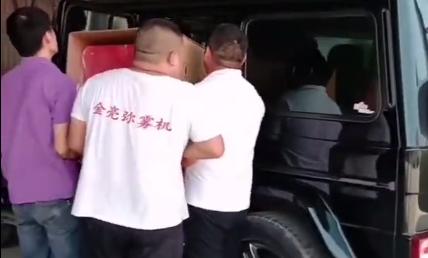 生物质颗粒炉：小炉子坐上大奔驰“出嫁”