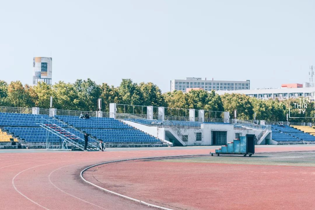 湖北经济学院为什么叫藏龙岛,湖北经济学院在江夏藏龙岛吗
