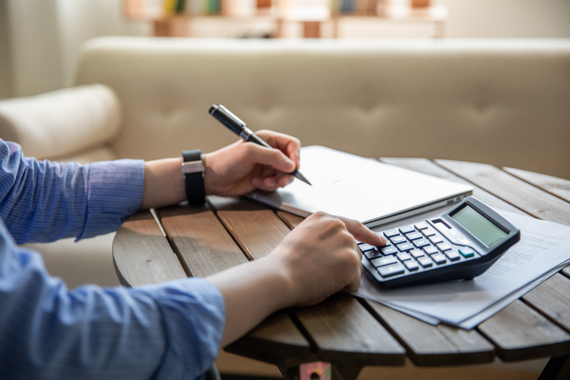 会计专业毕业考研还是工作,会计本科毕业工作好还是考研好