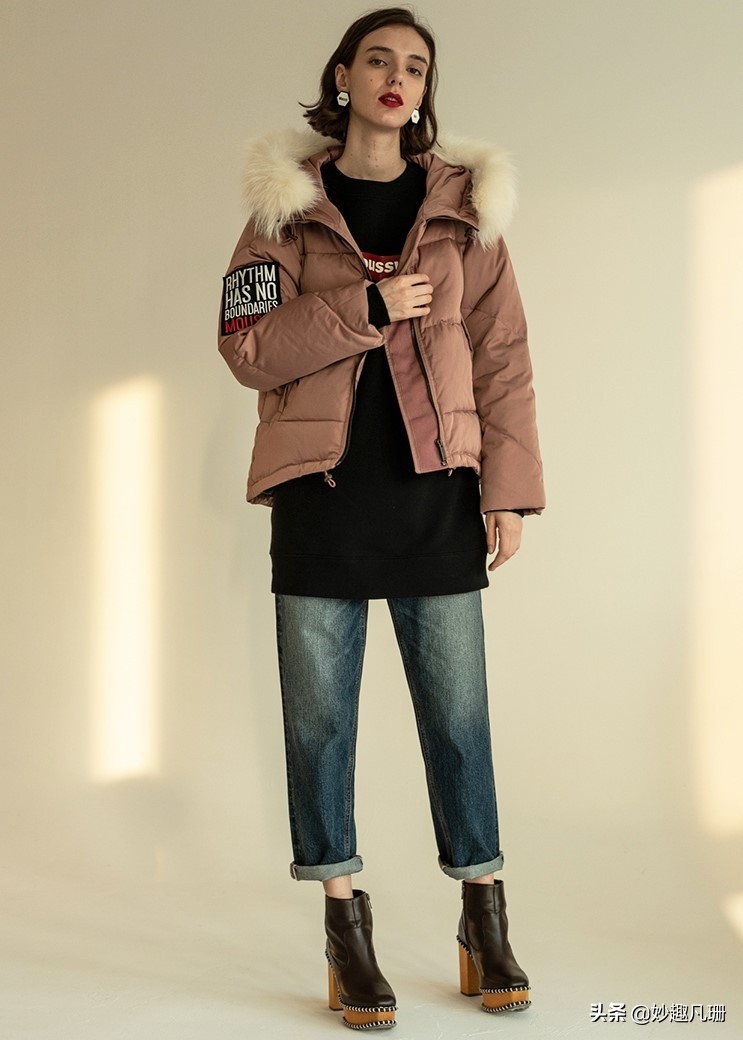 看一下各种羽绒服,好多好看的羽绒服