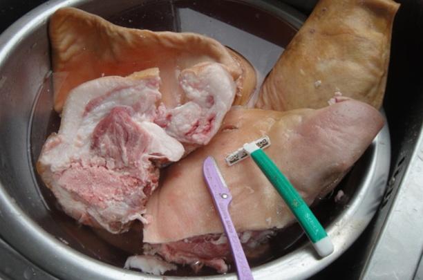 猪皮的猪毛怎么处理,猪皮上有猪毛怎么办