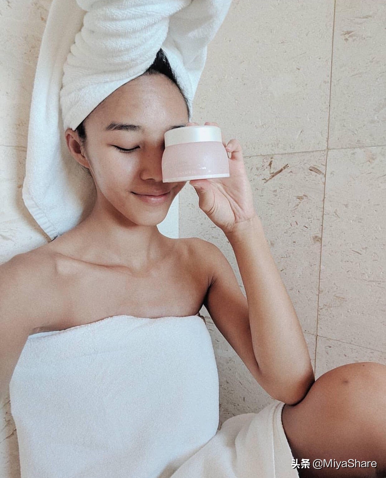 40岁皮肤暗黄适合哪种牌子护肤品,40岁女人选什么护肤品