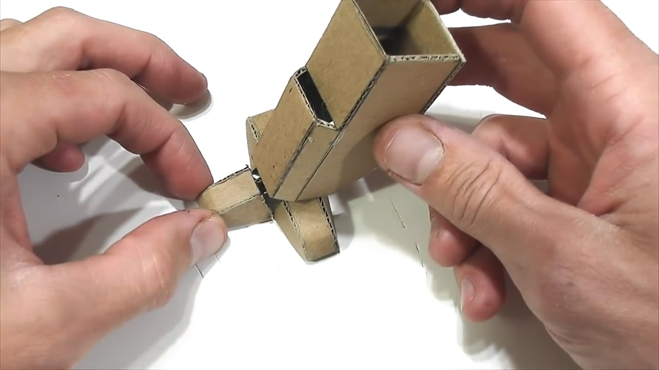 手工制作玩具机器人小视频,纸板机器人手工制作教程