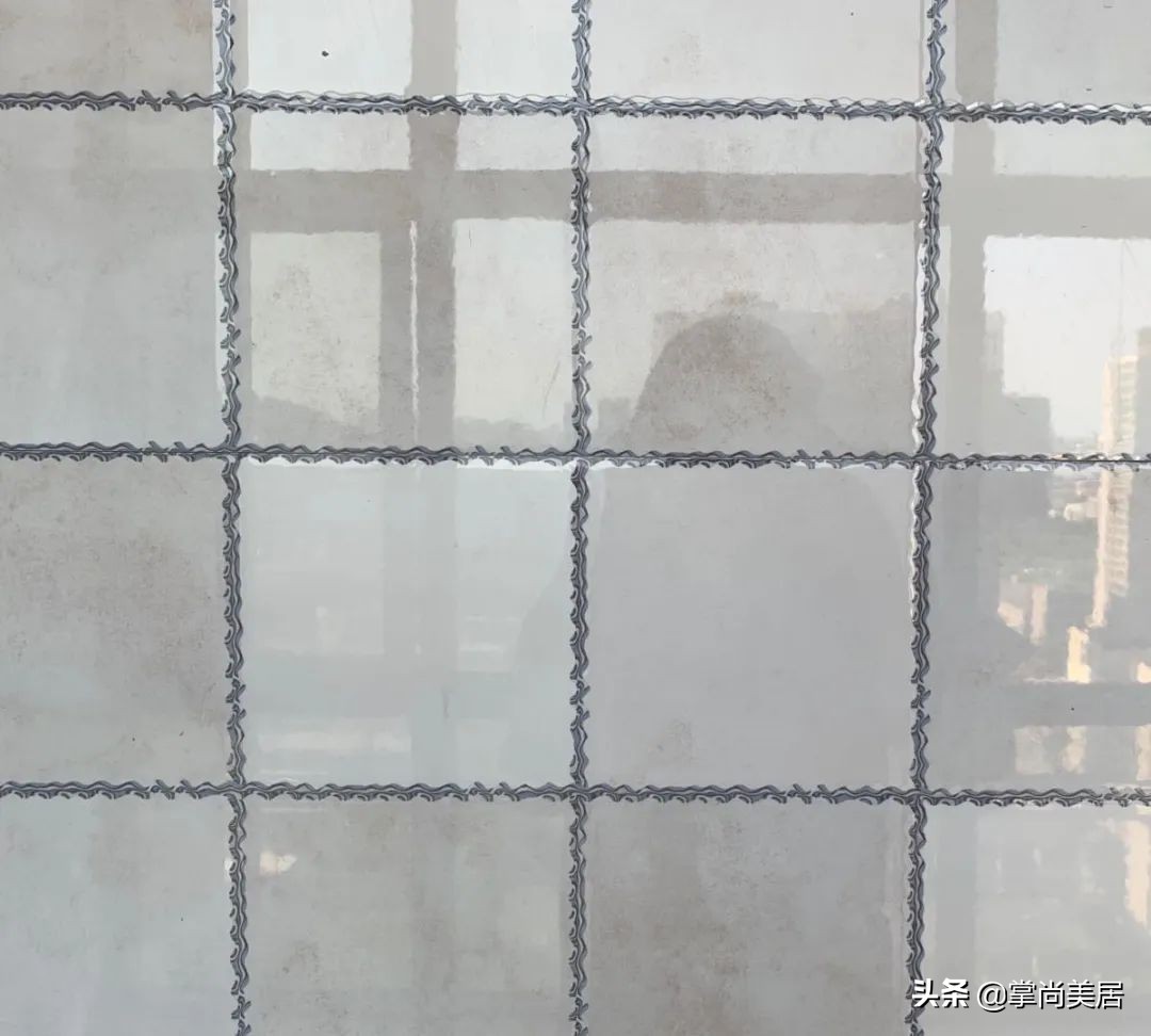 墙砖空鼓掉了用免钉胶能粘吗,墙砖贴了半年掉了是什么原因