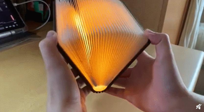 这些高校送的毕业礼物火了，送瓜的，送芯片的，还有送男朋友的