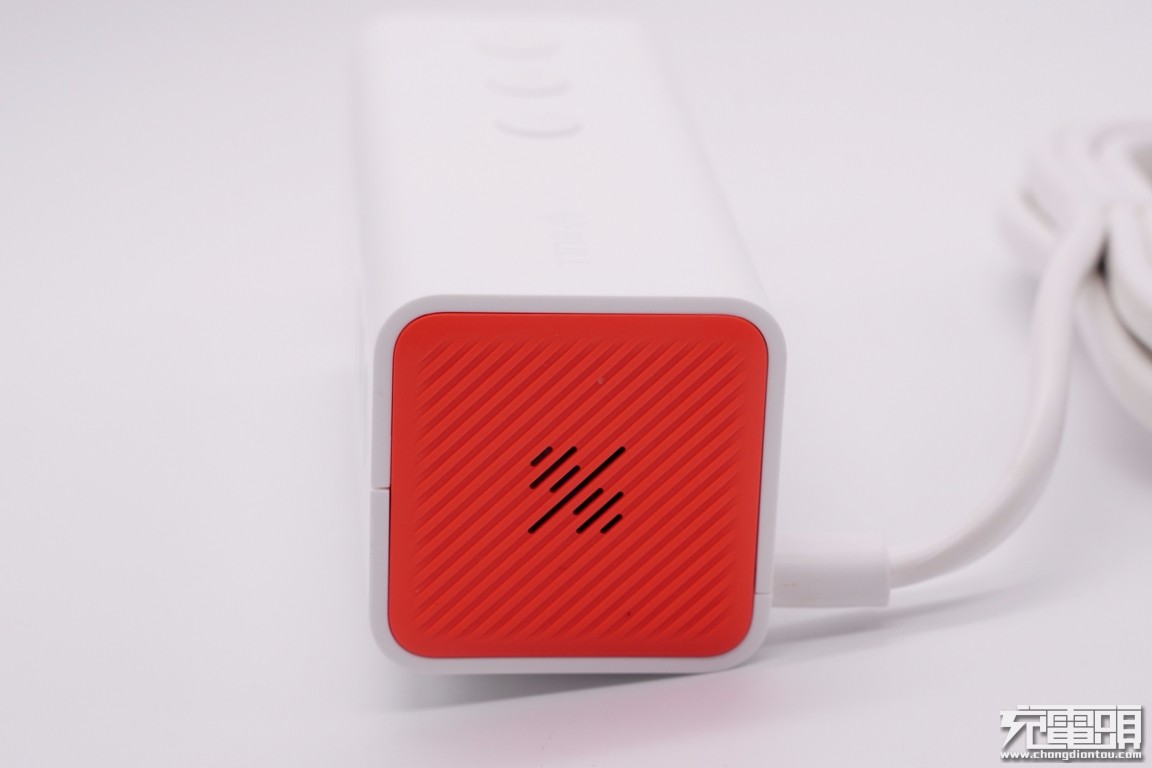 公牛插座新款和老款拆解,带USB接口公牛插排