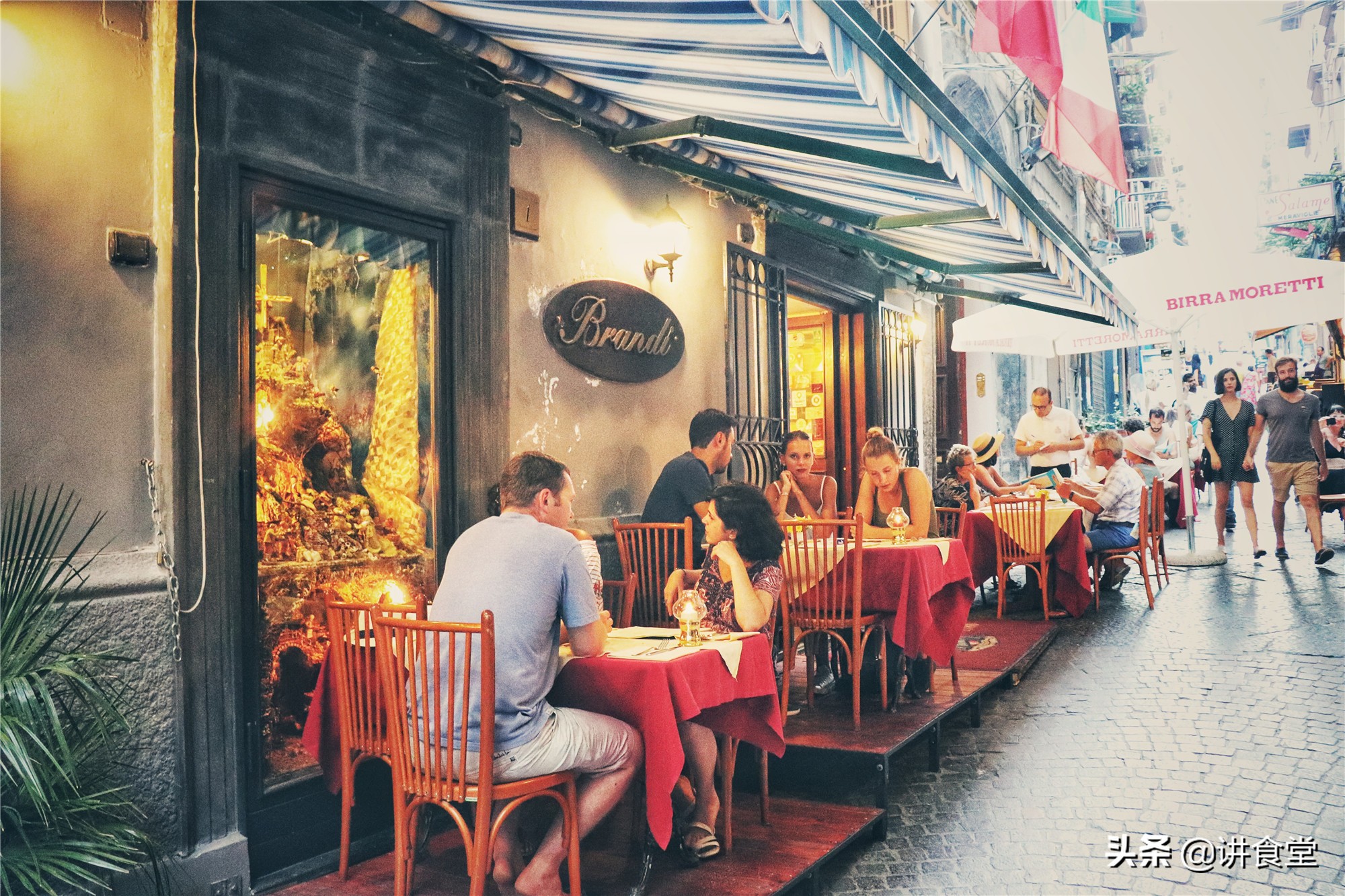 飞跃半个地球,探寻披萨最初的模样,原来可以这么简单这么好吃