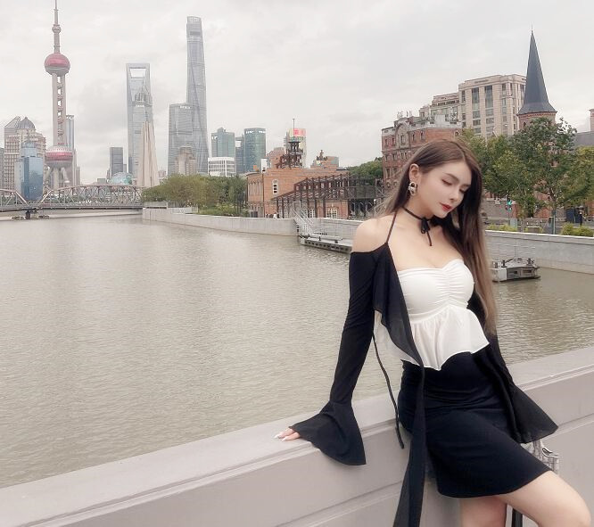 时隔两年，张琪格回应“迪拜谣言”：自己跟团去的，没有土豪