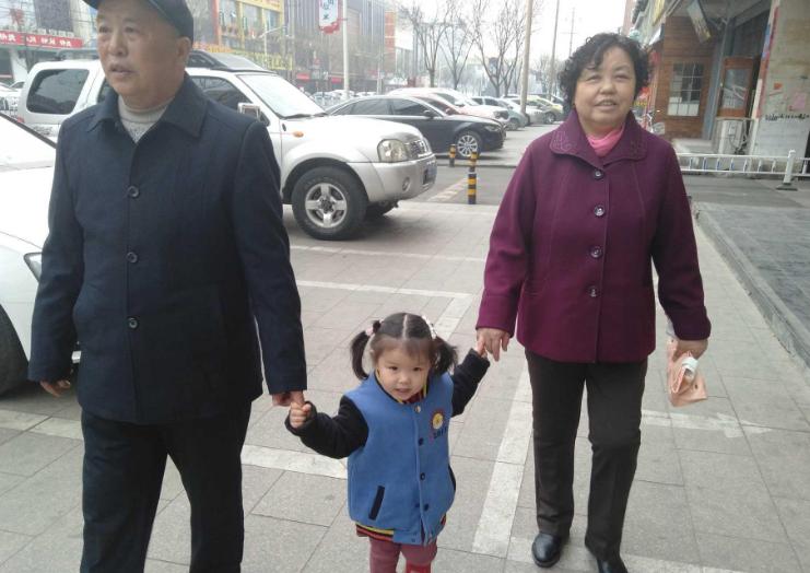 1岁宝宝银镯,1岁宝宝银手镯寓意