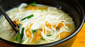 昆明老街附近哪家过桥米线好吃,昆明过桥米线百年老店哪家最正宗