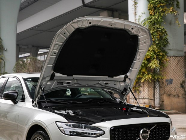 40万的车一年都有哪些费用,40万元买顶级豪华车