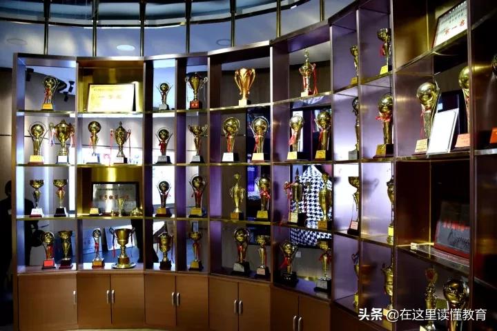 乌鲁木齐101中学1000米,乌鲁木齐101中学有分校