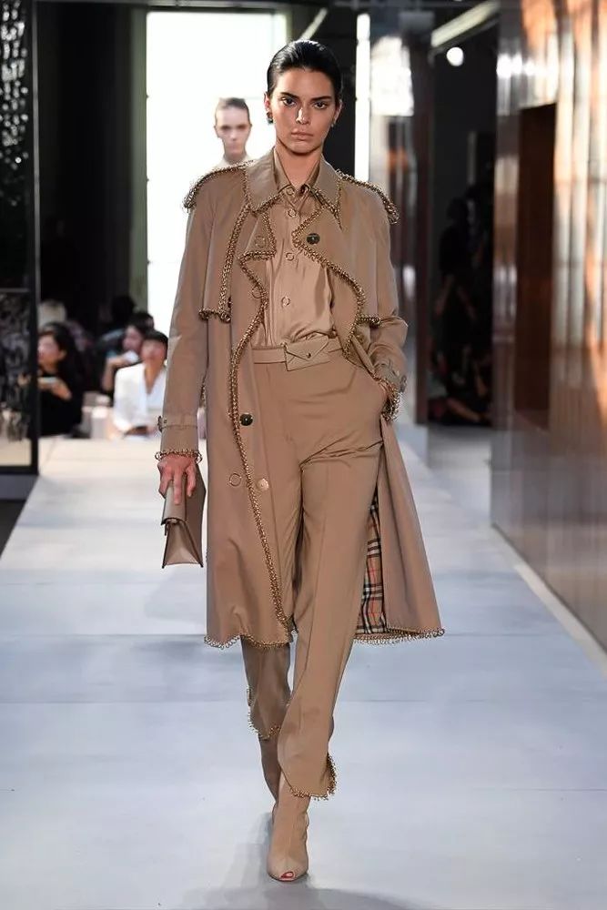 廓形服装款式设计稿,服装版型s型