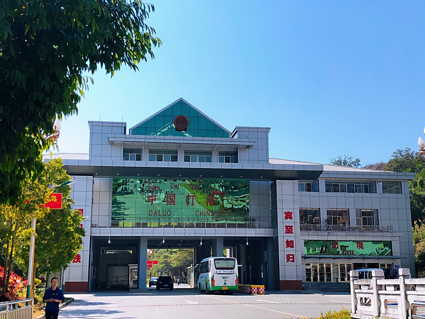 西双版纳是佛教发源地吗,西双版纳的佛教和中国佛教的相同