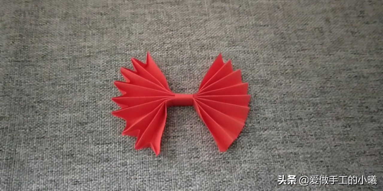 蝴蝶结折纸怎样贴在贺卡上好看,折纸简单又漂亮的蝴蝶结收纳盒