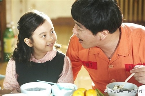 《七号房间的礼物》智障父亲与女儿相互守护，生死别离唯爱永存。