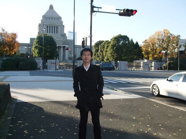 求学日本，六年苦读，学有所成的他毅然回祖国投身科普教育