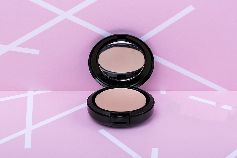 三个化妆手法打造清透自然妆,按美颜思路化妆