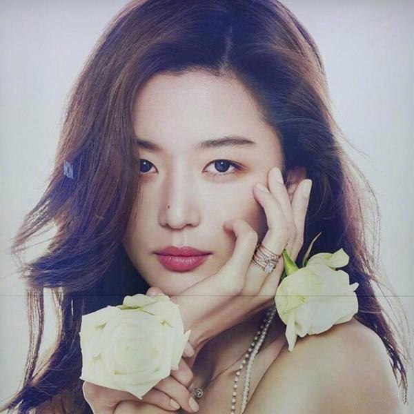 女生眼型一般分为这五种,女生眼睛越大越好看