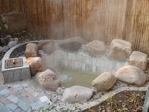 北京洗浴温泉休闲会所排名前十,天冷了北京10大温泉度假村等您泡