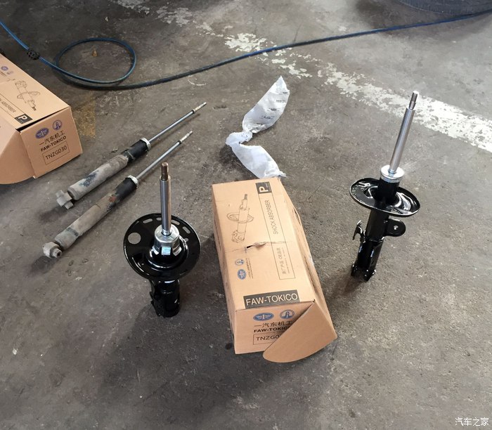 开了十二年的丰田卡罗拉,最新12款丰田卡罗拉1.8收车实录