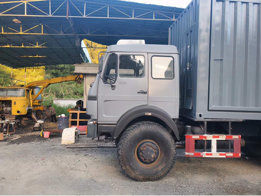 奔驰重卡和国产重卡哪个好,奔驰重卡有多厉害