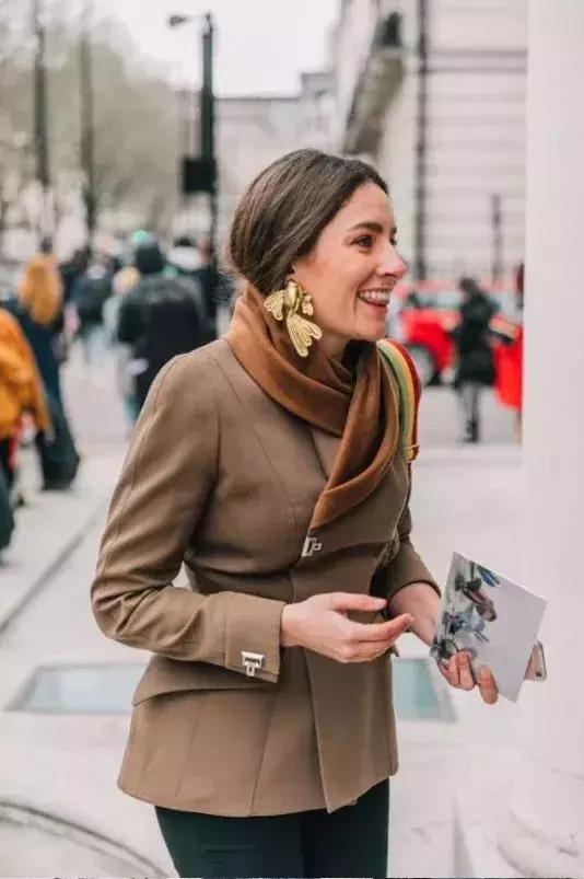 今年秋冬最惊艳的配色,惊艳到炸裂的配色