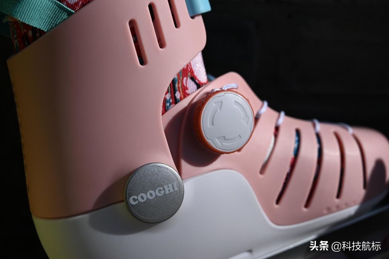 轮滑初学儿童版轮滑鞋,比较适合儿童用的轮滑鞋