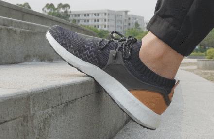 运动鞋防臭抗菌吸汗透气黑内里,阿迪户外防水鞋推荐