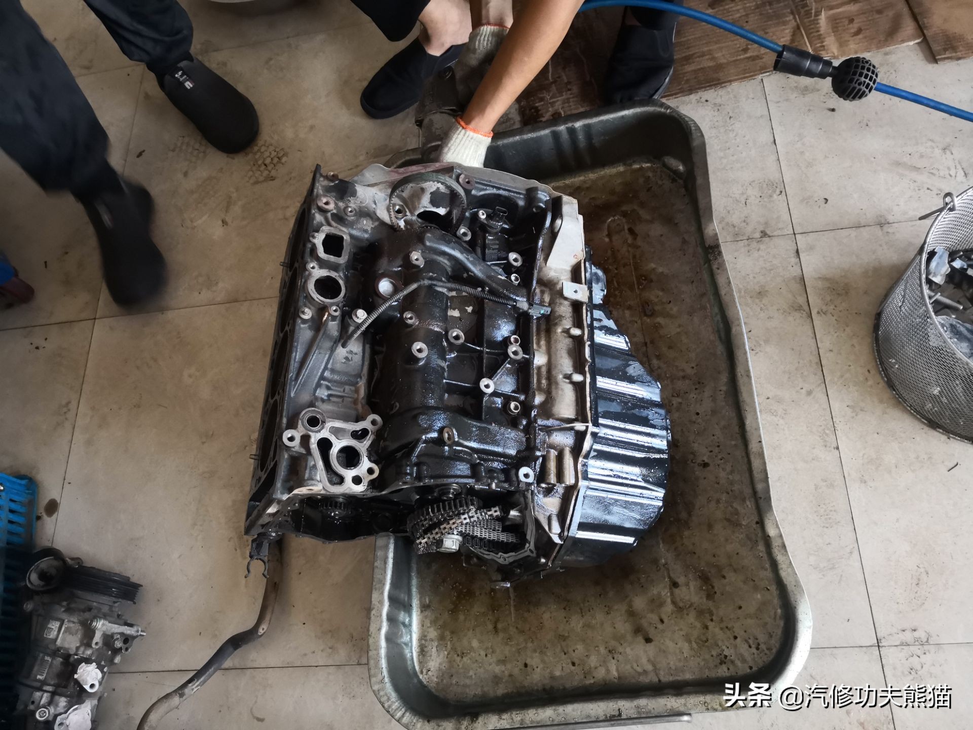 如何检测奥迪三代ea888是否烧机油,大众三代ea888发动机机油灯报警