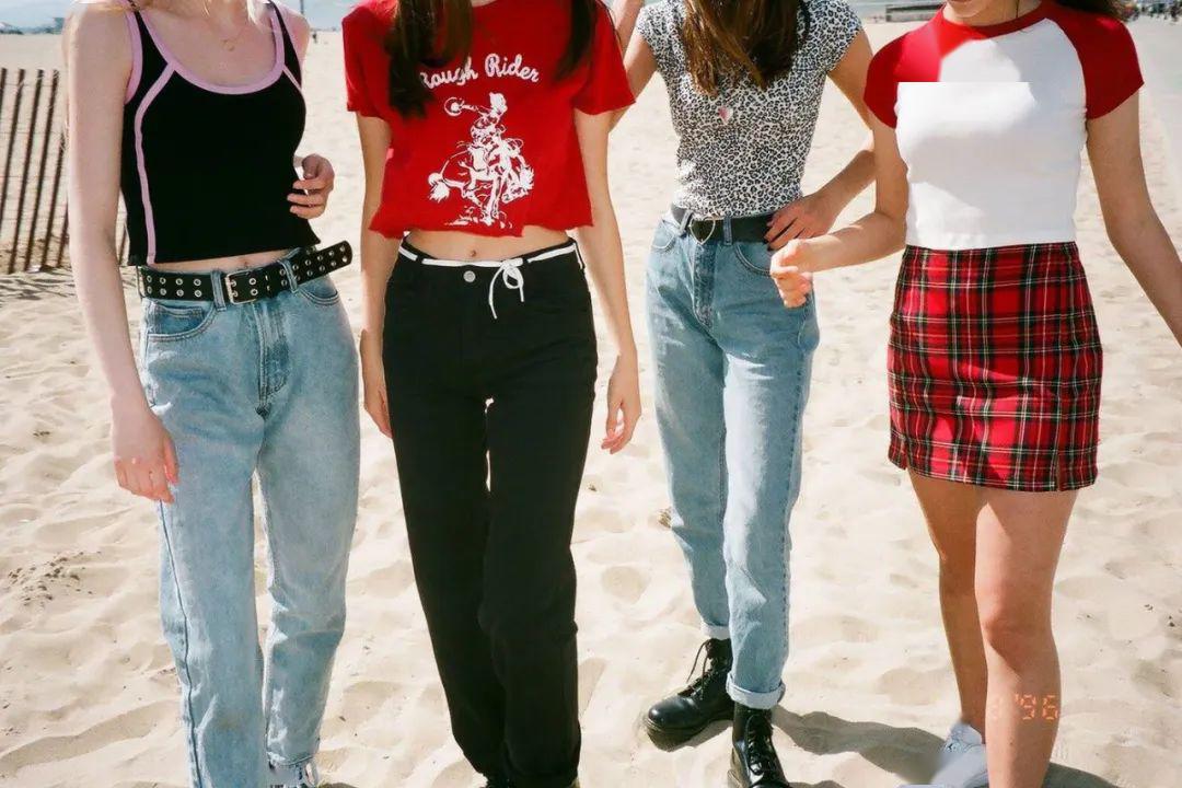 今年最时尚穿衣颜色,当下流行的男士穿衣风格