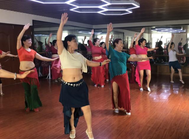 乘风破浪的奶奶最近视频,乘风破浪的奶奶上海