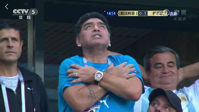 永别了阿根廷最大牌的球迷！因电子游戏而了解球王