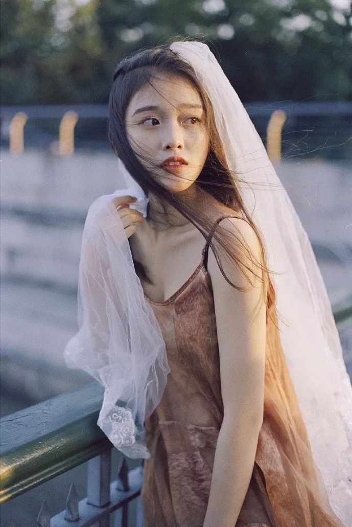 拍照时好看的pose,拍照必备100个pose