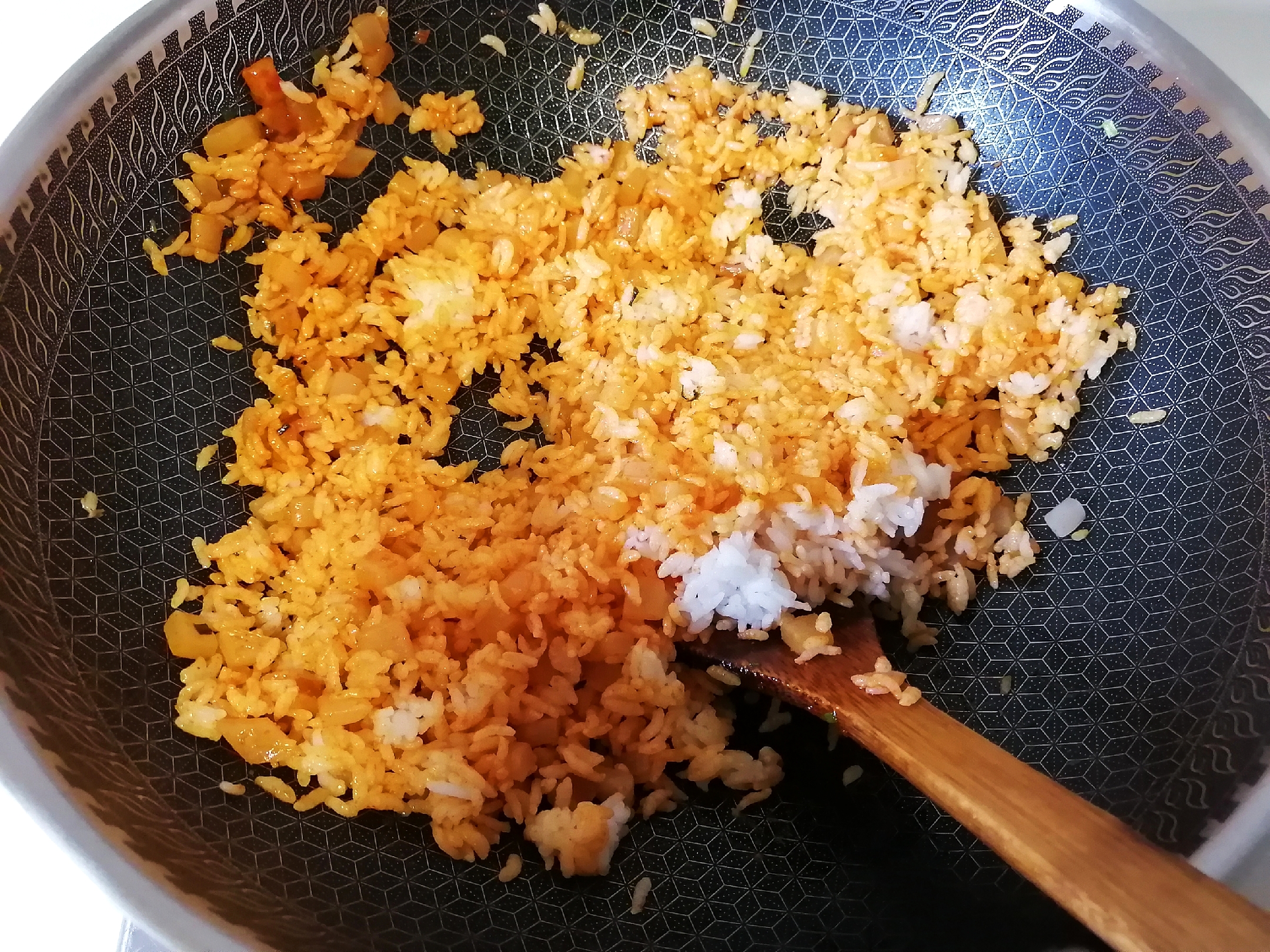 白米饭吃腻了怎样解决,白米饭鱿鱼炒饭