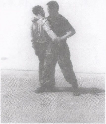 警用防暴棍对战短刀,警用棍式防暴器