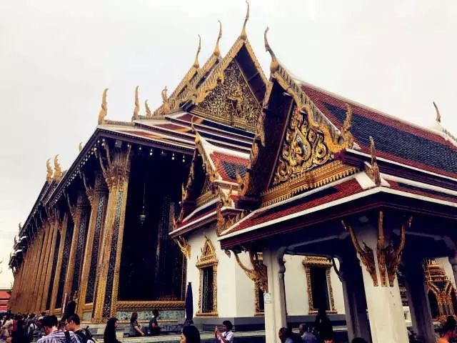 泰国从小就要去寺庙,泰国5泰铢硬币版别